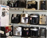 Unser Serviceregal voller Kaffeeautomaten